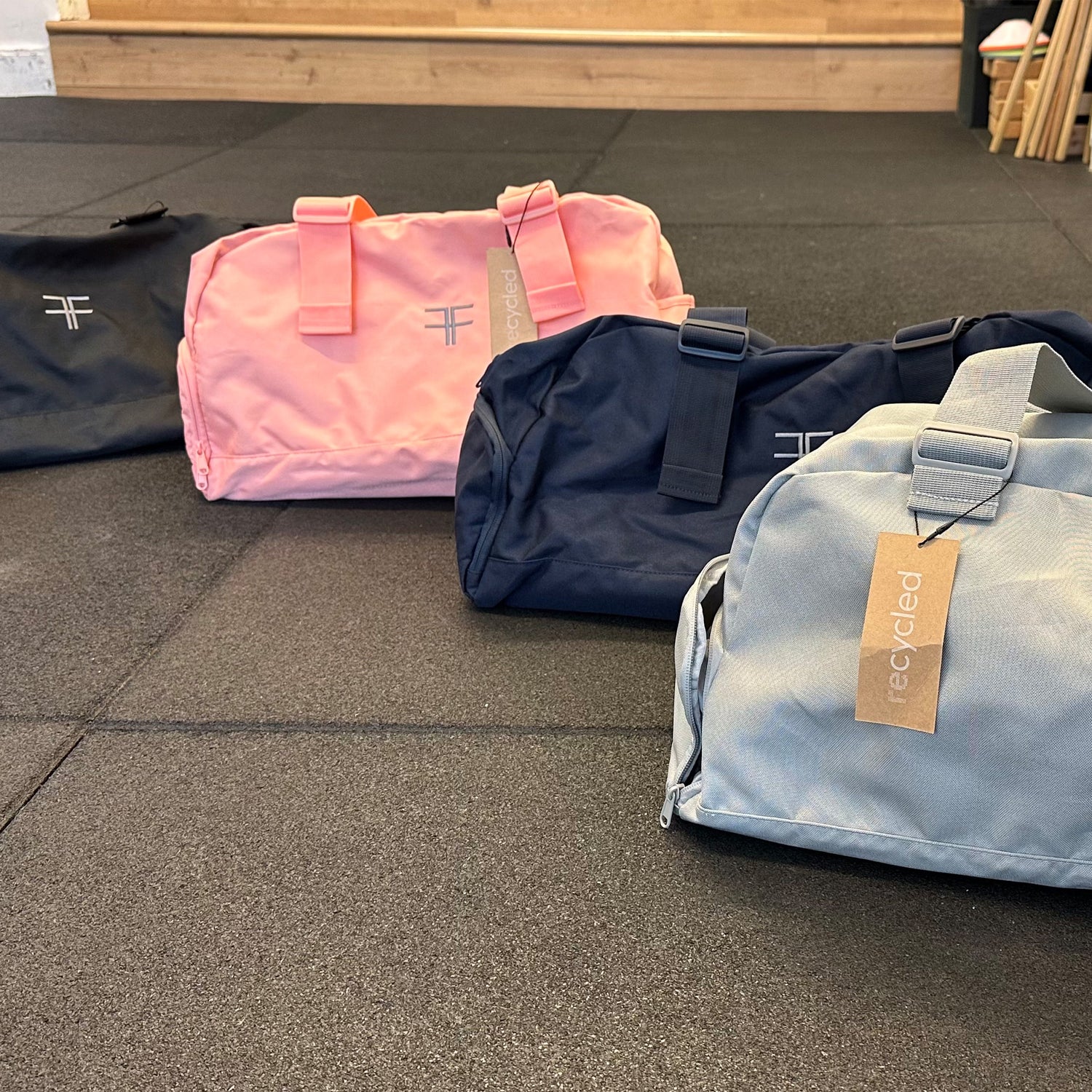 Medium Sized Everyday Holdall Black